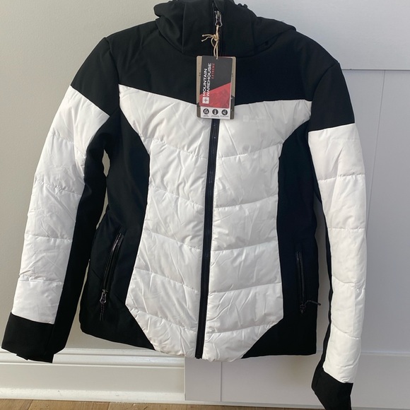 Resort Womens RECCO® Insulated Ski Jacket. New with tags. Size 6US, UK 10.